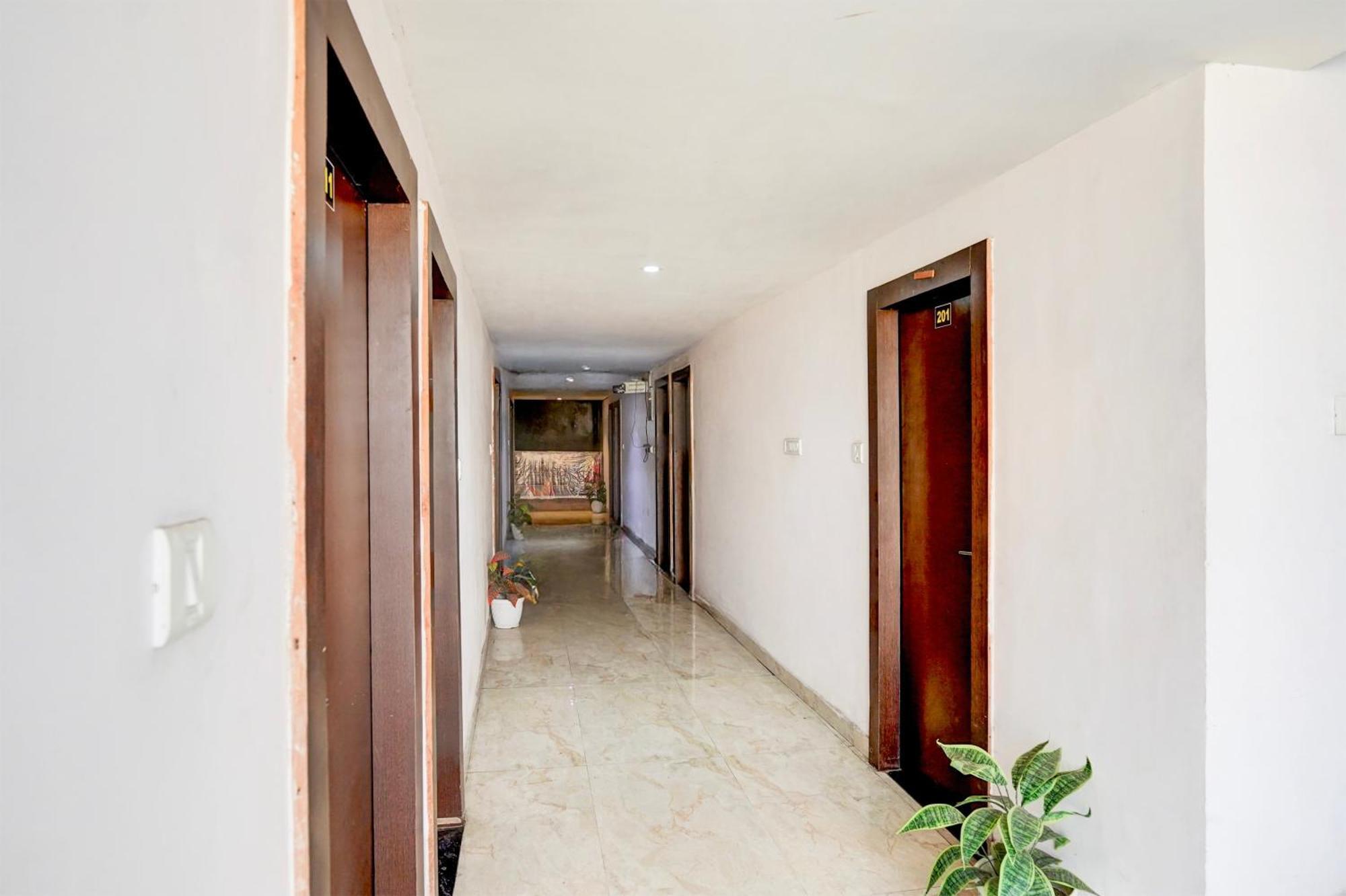 Hotel O Ss Palace Rāipur Kültér fotó