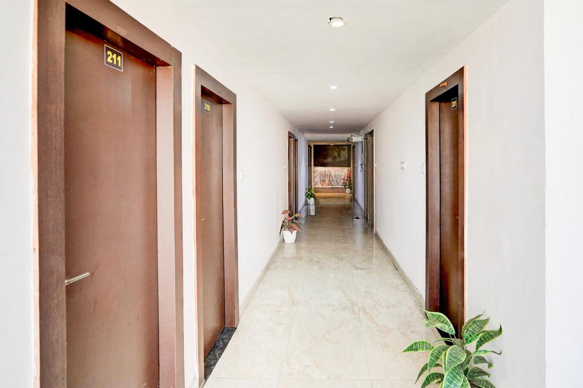 Hotel O Ss Palace Rāipur Kültér fotó